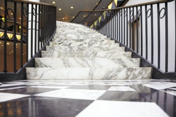 Đá marble ốp cầu thang liệu có tốt?